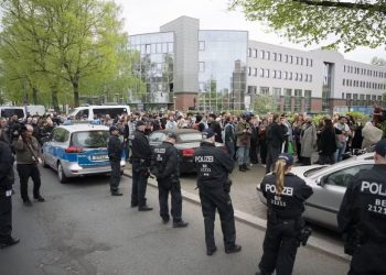 Χιλιάδες αστυνομικοί κινητοποιήθηκαν για να κλείσουν το συνέδριο για την Παλαιστίνη στο Βερολίνο