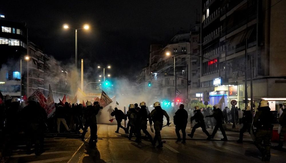 Καταγγέλλουμε το κρεσέντο αστυνομικής βίας στην πορεία αλληλεγγύης στην Παλαιστίνη – Νέα συγκέντρωση στα δικαστήρια της Ευελπίδων Παρασκευή 10/10 στις 9:00